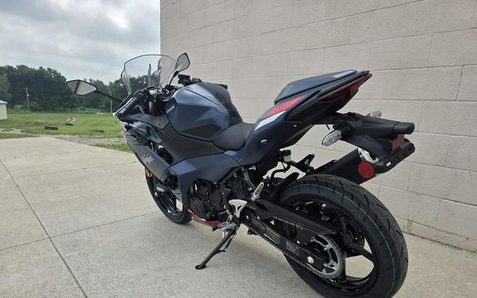 2026 Kawasaki Ninja® 500 ABS Metallic Matte Twilight Blue
