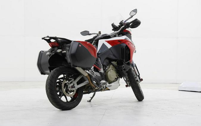 2022 Ducati Multistrada V4S Ducati Red / Alloy Wheels