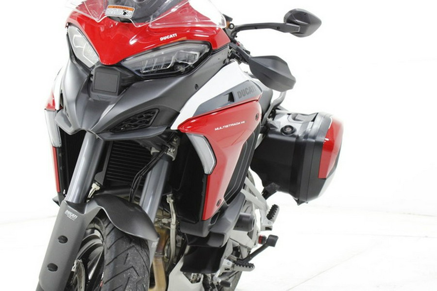 2022 Ducati Multistrada V4S Ducati Red / Alloy Wheels
