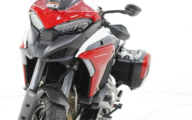 2022 Ducati Multistrada V4S Ducati Red / Alloy Wheels