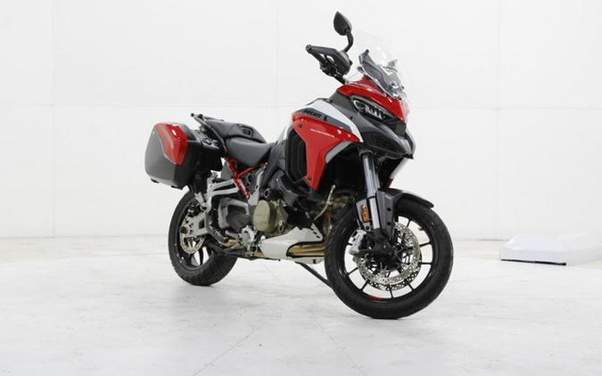2022 Ducati Multistrada V4S Ducati Red / Alloy Wheels