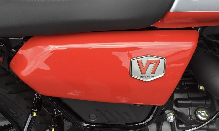 2024 Moto Guzzi V7 Stone Corsa