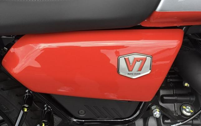 2024 Moto Guzzi V7 Stone Corsa