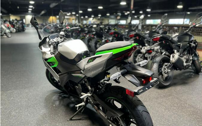 2024 Kawasaki Ninja® e-1 ABS