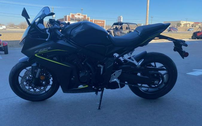 2026 Honda® CBR650R E-Clutch