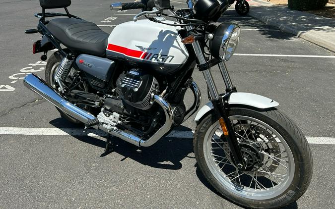 2024 Moto Guzzi V7 Special