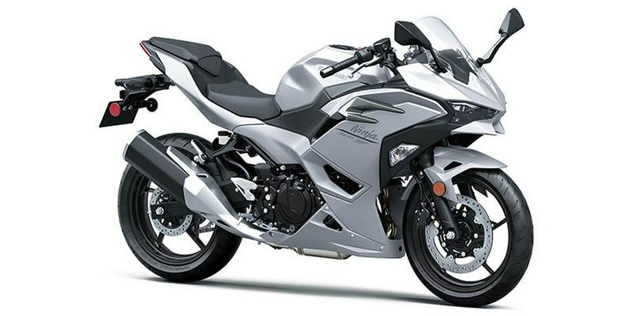 2025 Kawasaki Ninja® 500