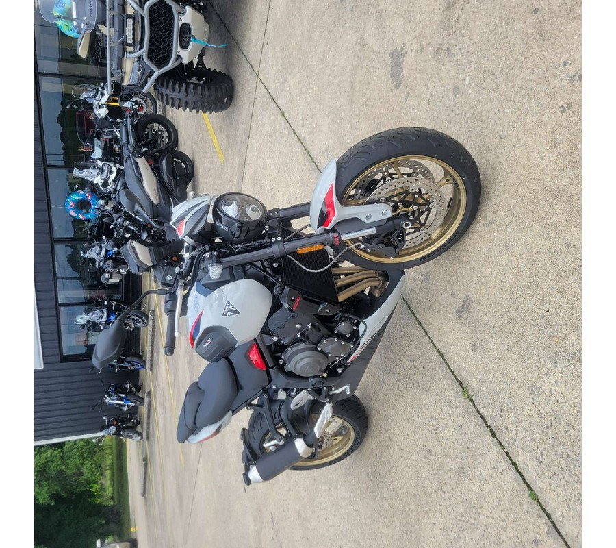 2026 Triumph Trident 800