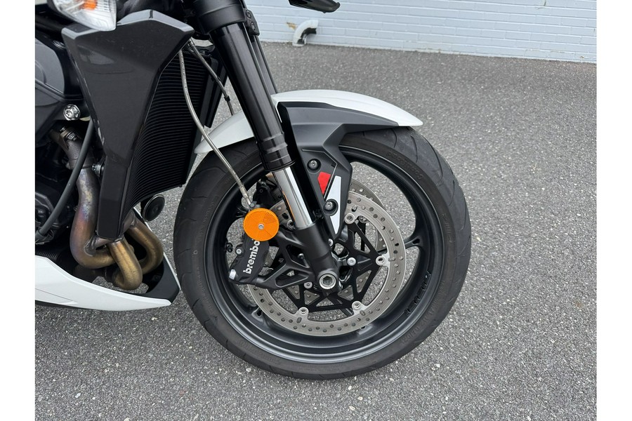 2024 STREET TRIPLE 765 R - Triumph