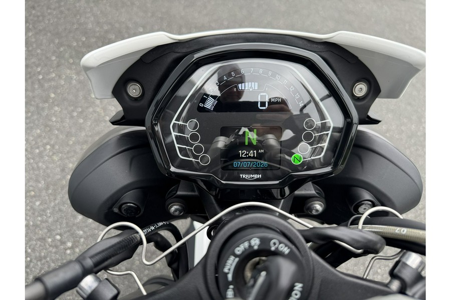 2024 STREET TRIPLE 765 R - Triumph