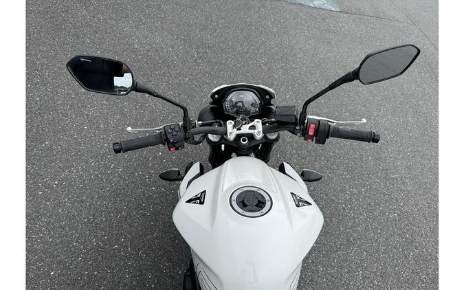 2024 STREET TRIPLE 765 R - Triumph