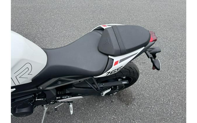 2024 STREET TRIPLE 765 R - Triumph