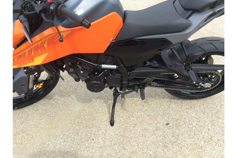 2024 KTM 250 DUKE