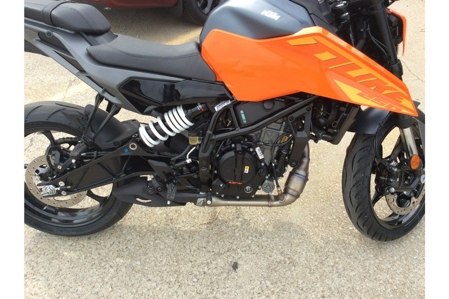 2024 KTM 250 DUKE