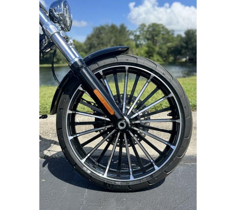 2025 Harley-Davidson Softail FXBR - Breakout