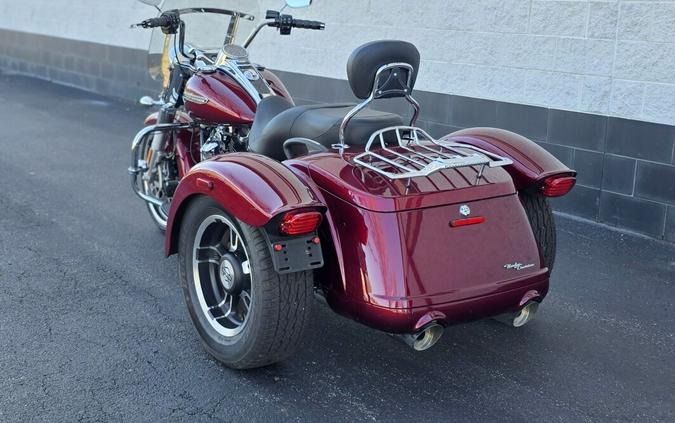 2017 Harley-Davidson® Freewheeler® Velocity Red Sunglo