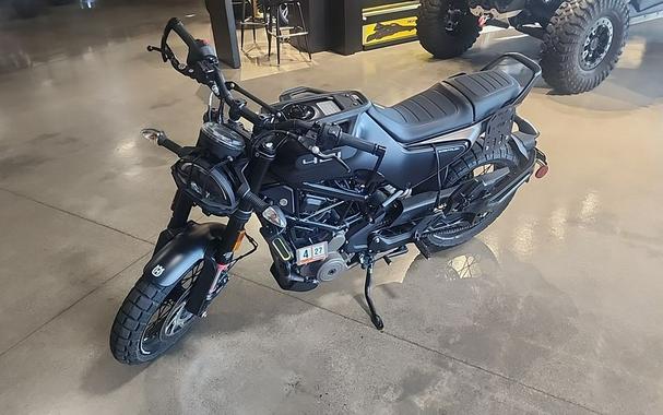 2022 Husqvarna® Svartpilen 401