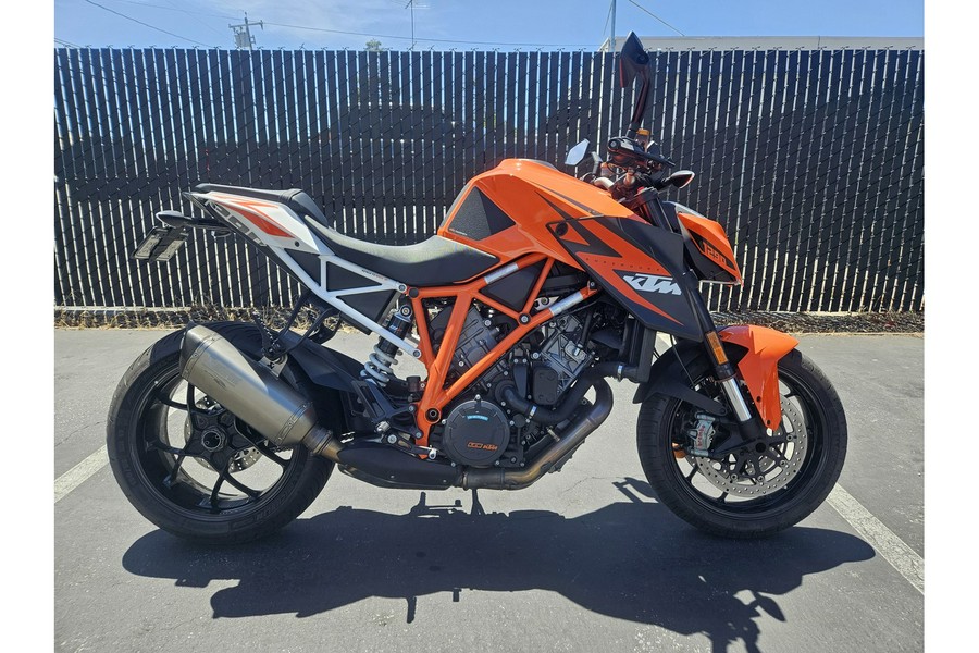 2015 KTM 1290 SUPER DUKE R