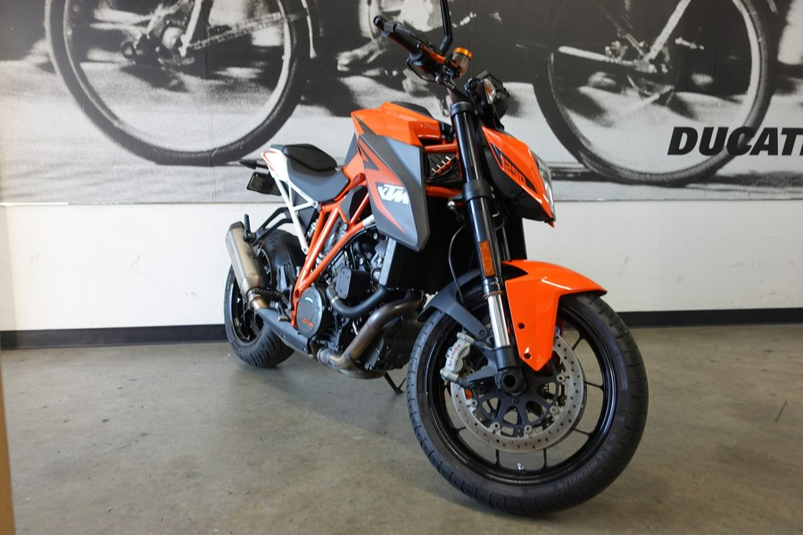 2015 KTM 1290 SUPER DUKE R