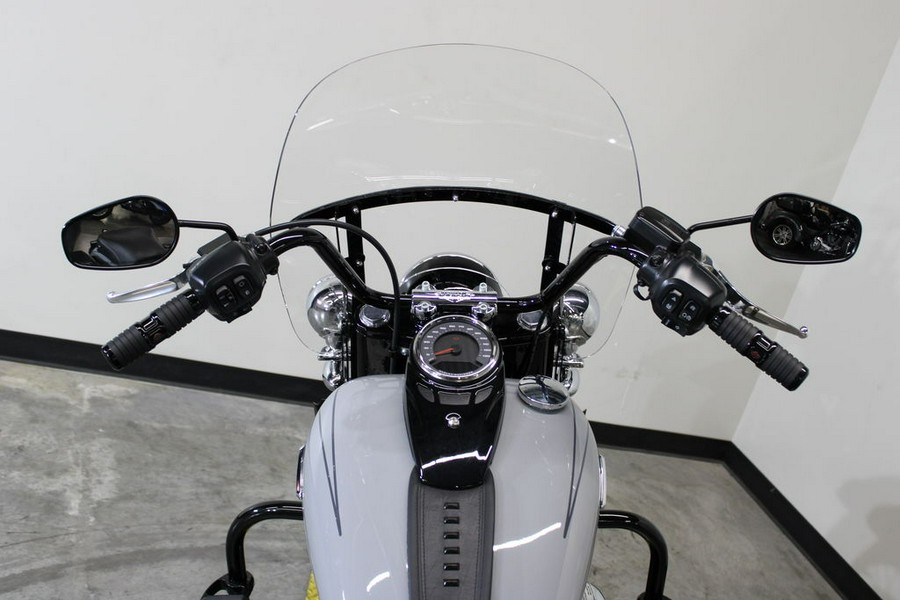2025 Harley-Davidson® FLHC - Heritage Classic