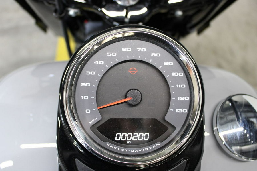 2025 Harley-Davidson® FLHC - Heritage Classic