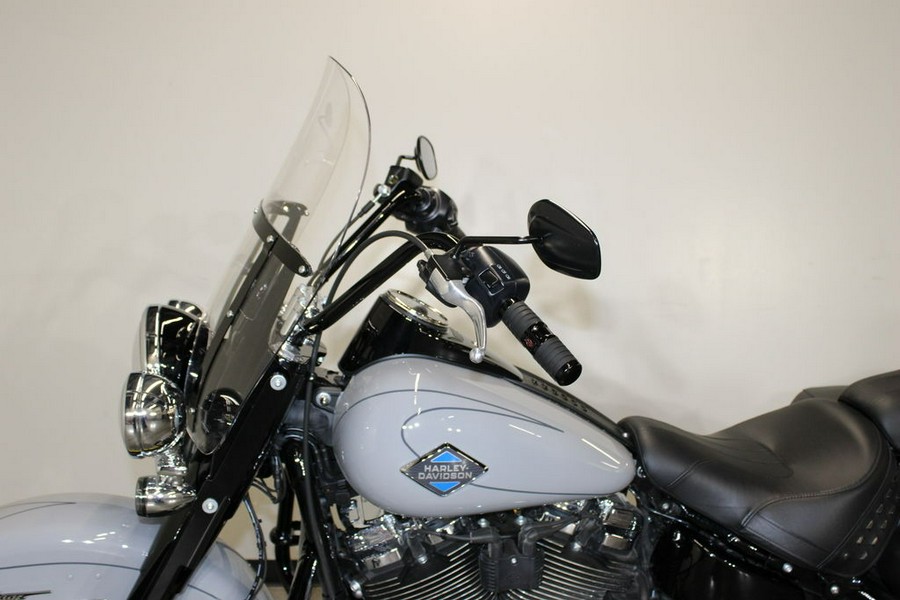2025 Harley-Davidson® FLHC - Heritage Classic