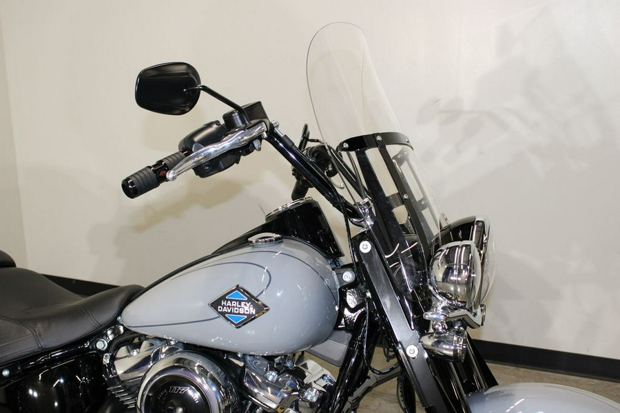 2025 Harley-Davidson® FLHC - Heritage Classic