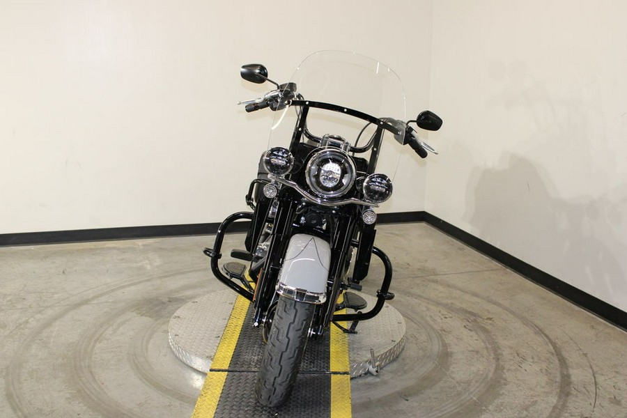 2025 Harley-Davidson® FLHC - Heritage Classic