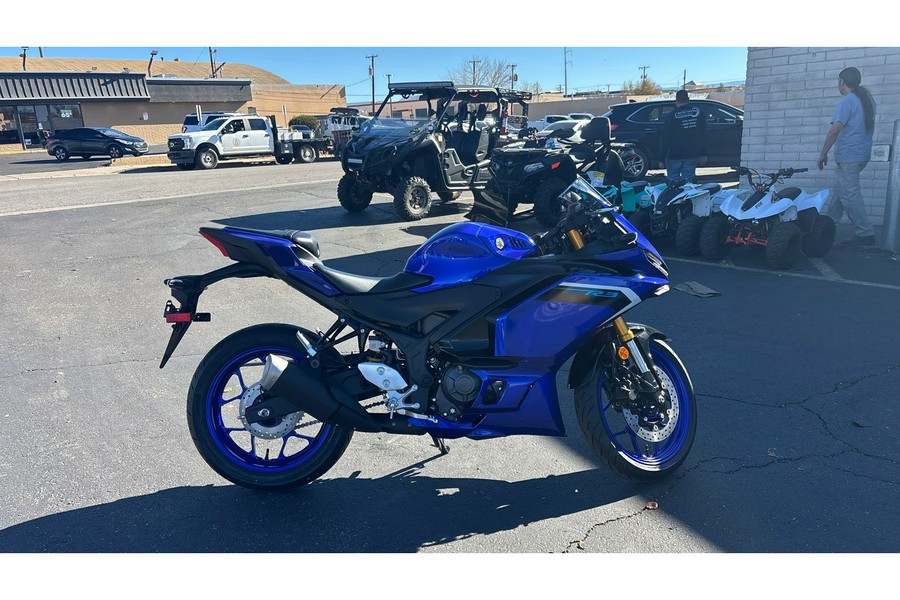 2025 Yamaha YZF-R3 ABS