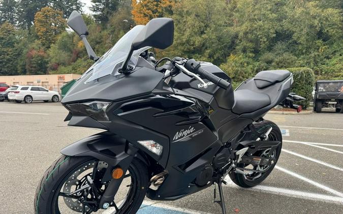 2026 Kawasaki Ninja 500 ABS Metallic Flat Spark Black