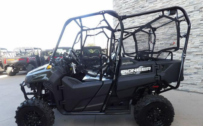 2026 Honda® SXS700M4DT