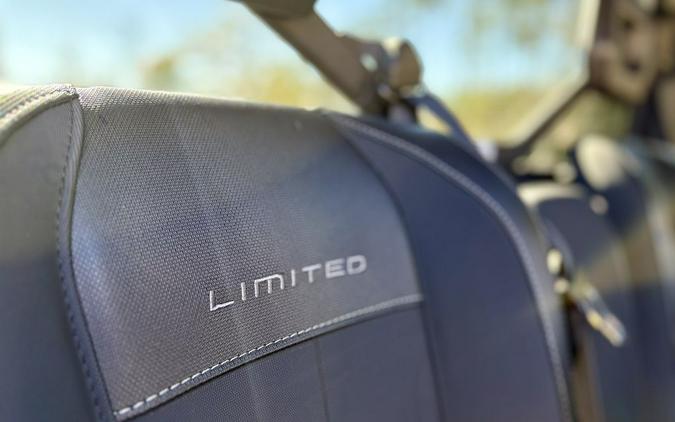 2026 Can-Am® Defender MAX Limited HD11