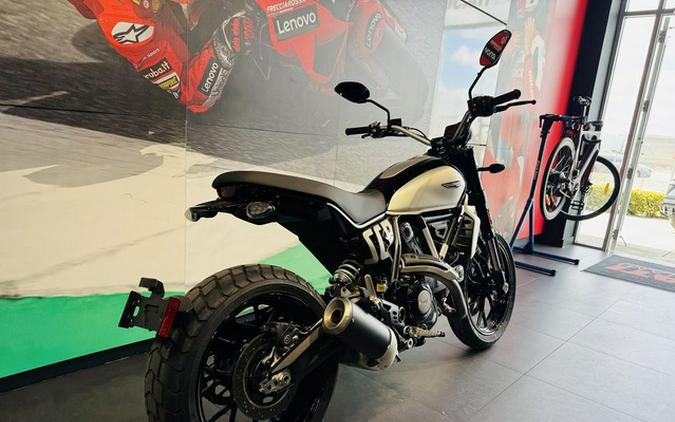 2024 Ducati Scrambler Icon (2G) Black