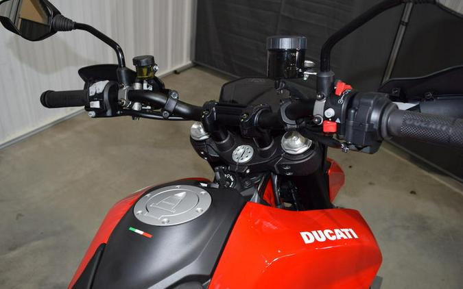 2024 Ducati Hypermotard 950 Red