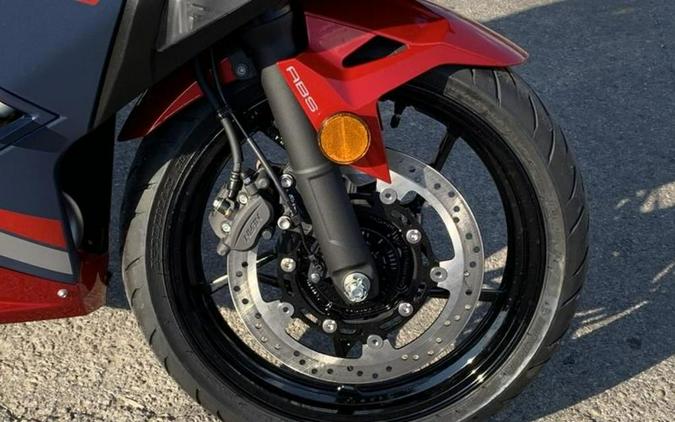 2026 Kawasaki Ninja® 500 SE ABS