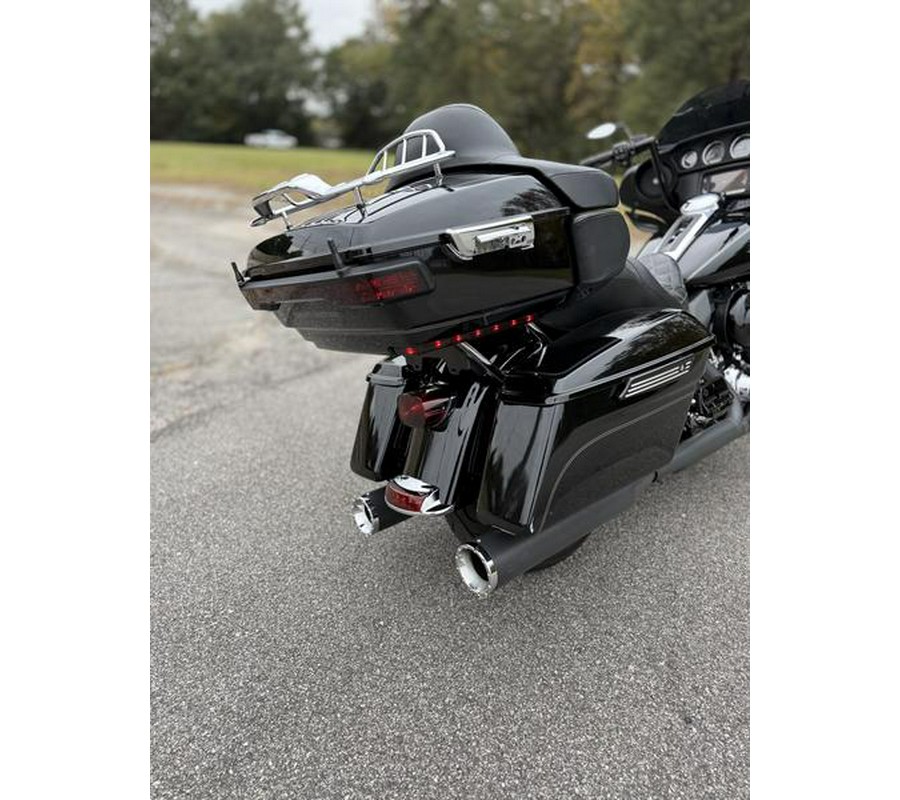 2015 Harley-Davidson® FLHTCU - Electra Glide® Ultra Classic®
