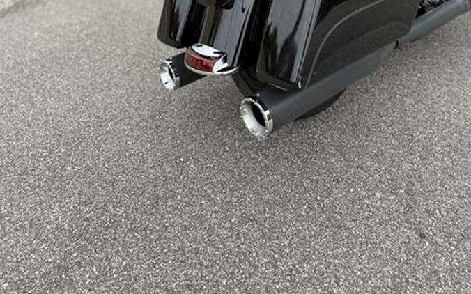 2015 Harley-Davidson® FLHTCU - Electra Glide® Ultra Classic®