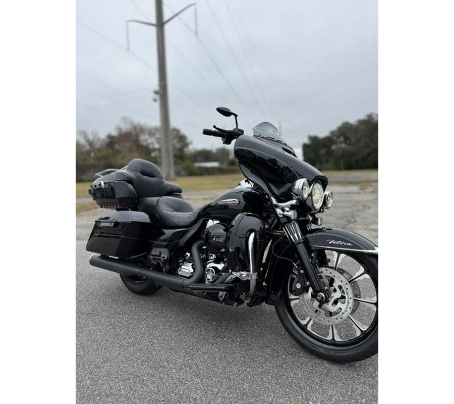 2015 Harley-Davidson® FLHTCU - Electra Glide® Ultra Classic®