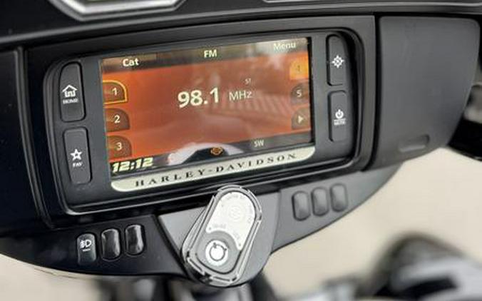 2015 Harley-Davidson® FLHTCU - Electra Glide® Ultra Classic®