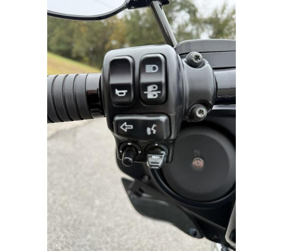 2015 Harley-Davidson® FLHTCU - Electra Glide® Ultra Classic®