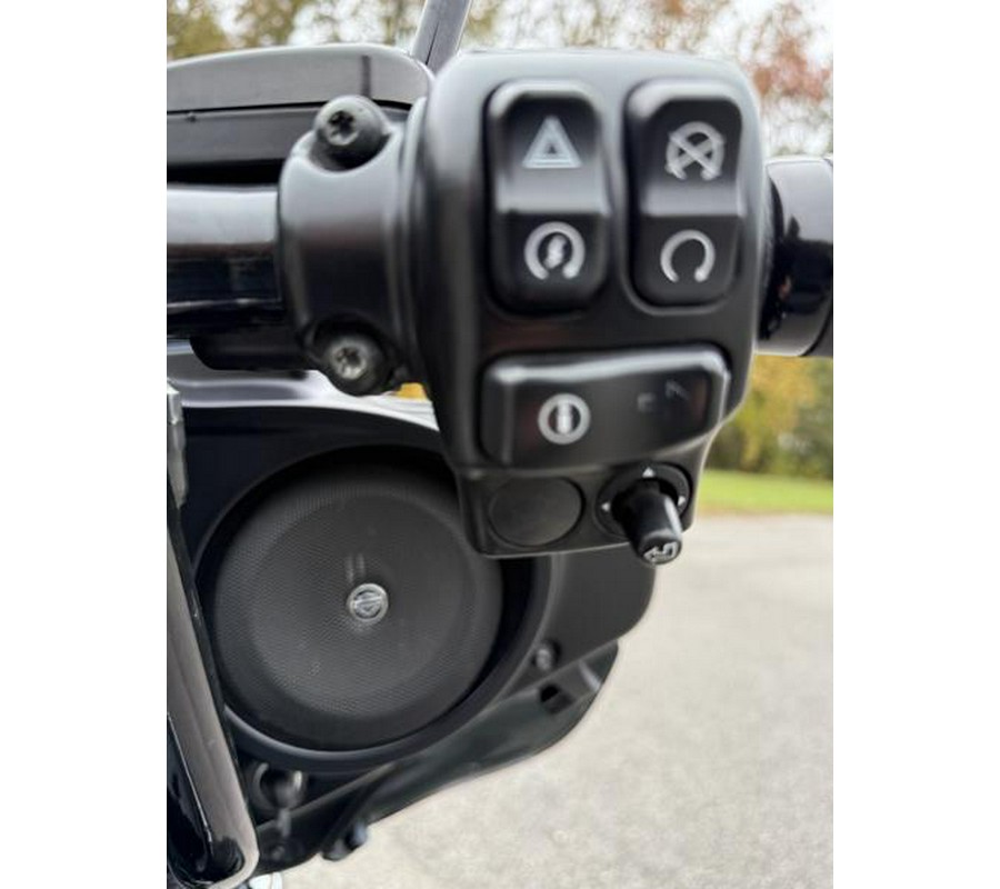 2015 Harley-Davidson® FLHTCU - Electra Glide® Ultra Classic®