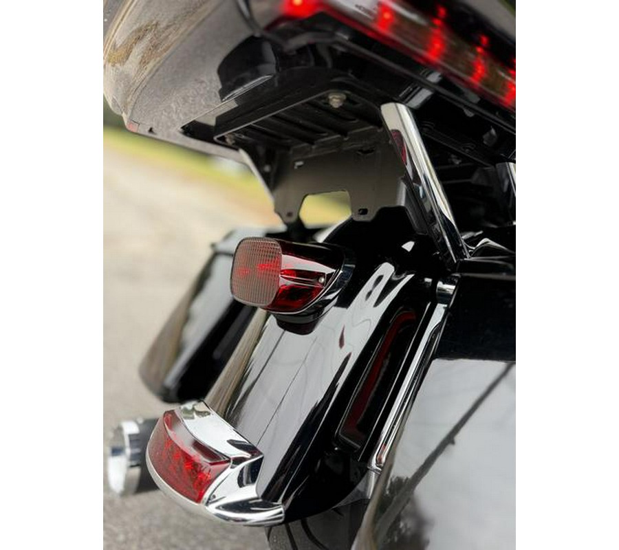 2015 Harley-Davidson® FLHTCU - Electra Glide® Ultra Classic®