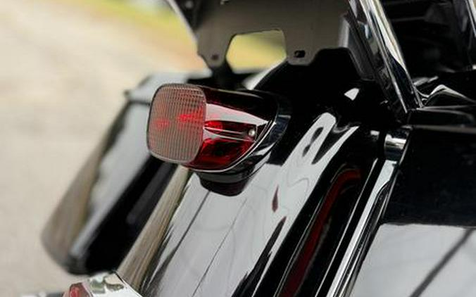 2015 Harley-Davidson® FLHTCU - Electra Glide® Ultra Classic®