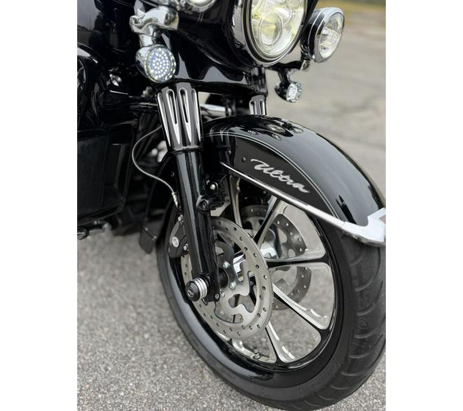 2015 Harley-Davidson® FLHTCU - Electra Glide® Ultra Classic®