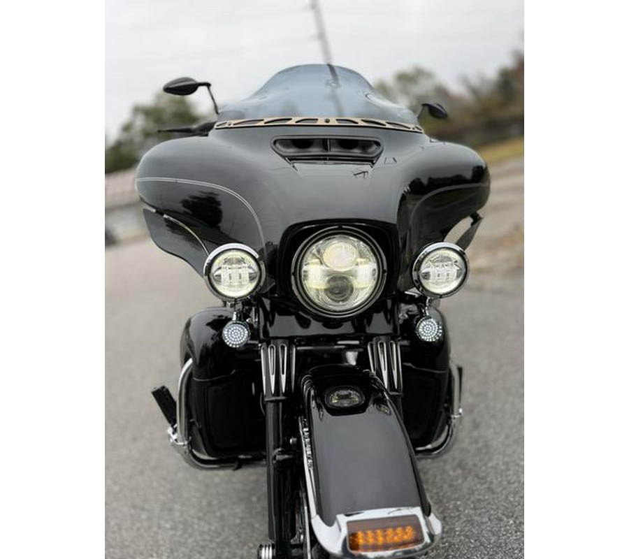 2015 Harley-Davidson® FLHTCU - Electra Glide® Ultra Classic®