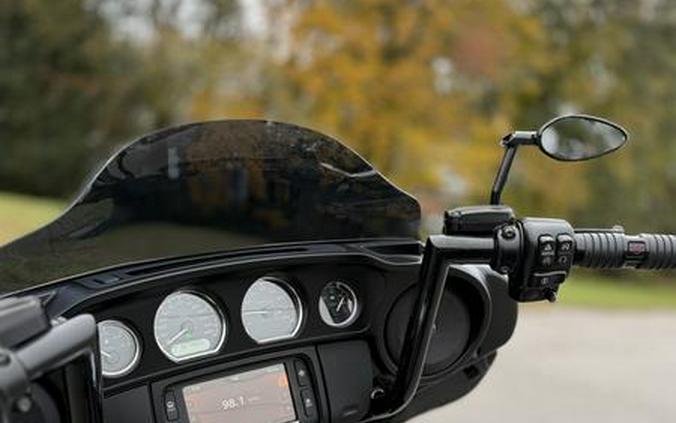 2015 Harley-Davidson® FLHTCU - Electra Glide® Ultra Classic®