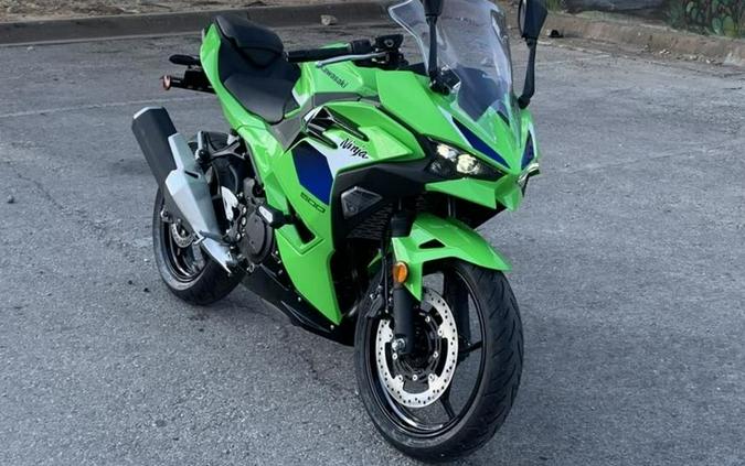 2026 Kawasaki Ninja® 500 SE ABS