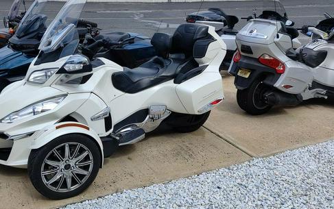 2015 Can-Am® Spyder® RT Limited 6 Speed semi-Automatic (SE6)