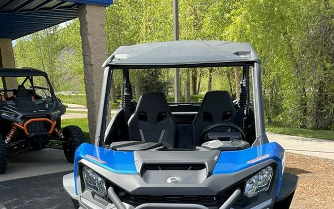 2023 Can-Am® Commander XT 700