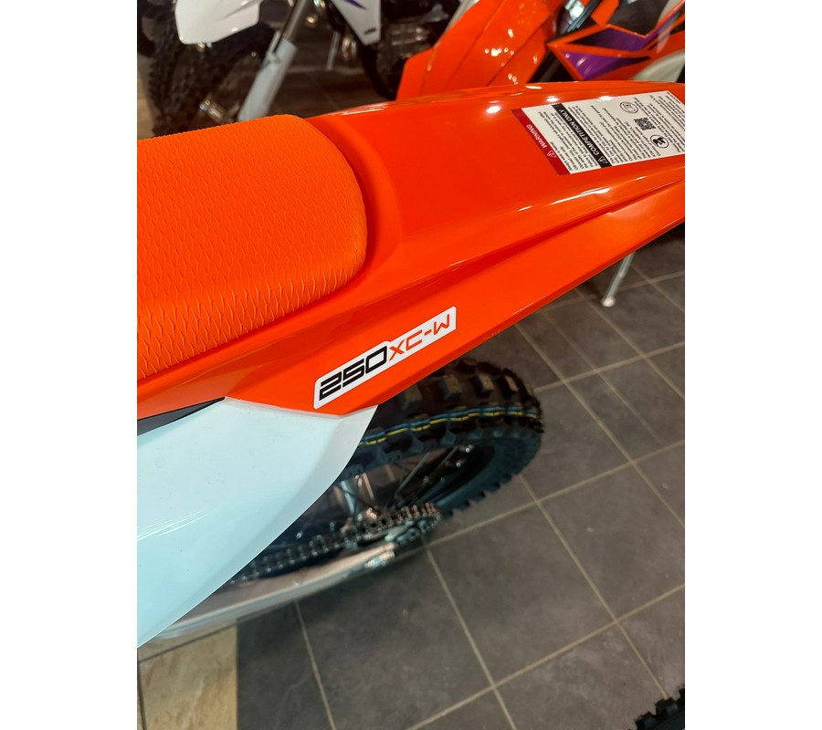 2024 KTM F7375X4